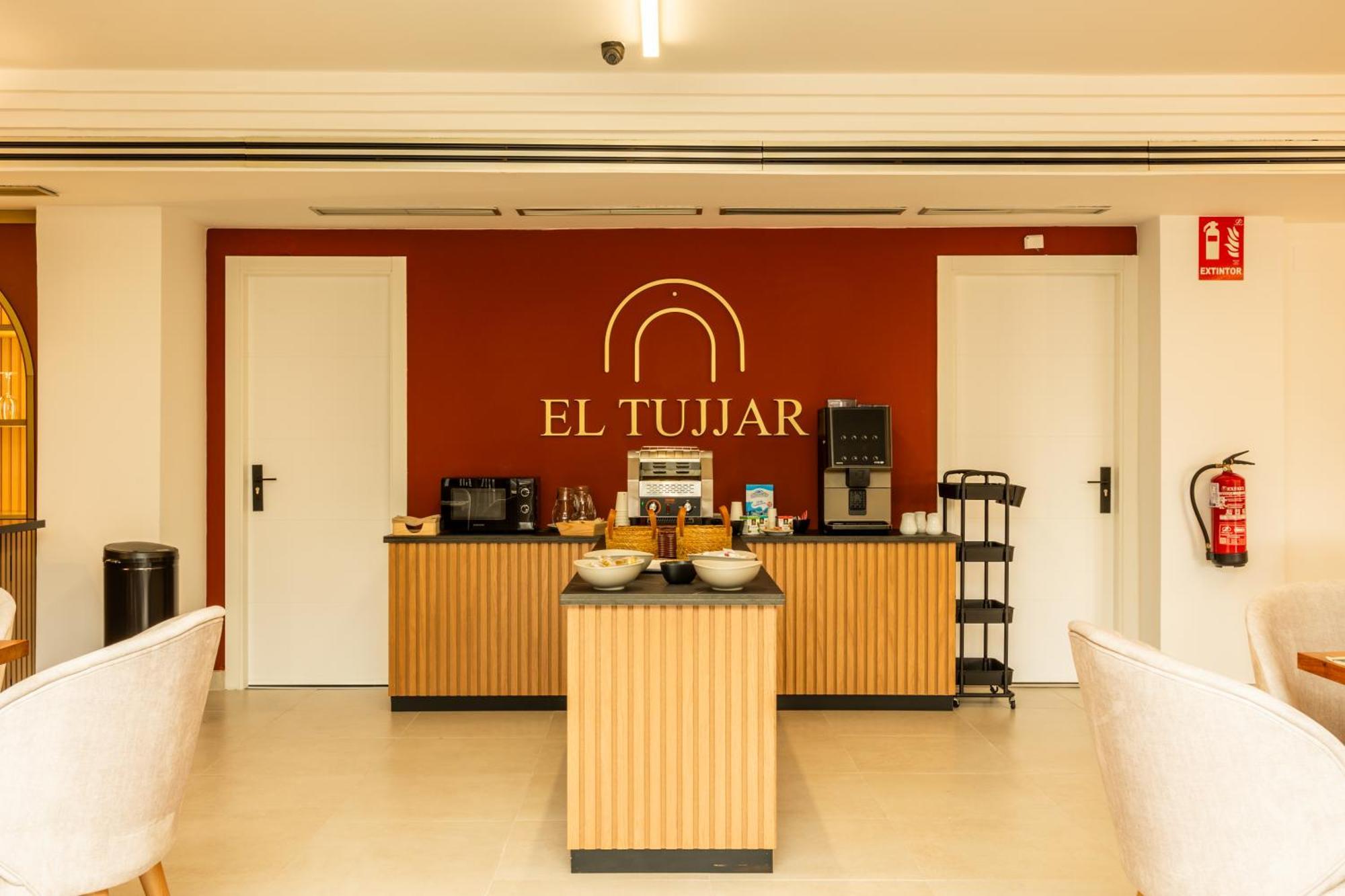 Hotel El Tujjar Los Barrios Exterior photo